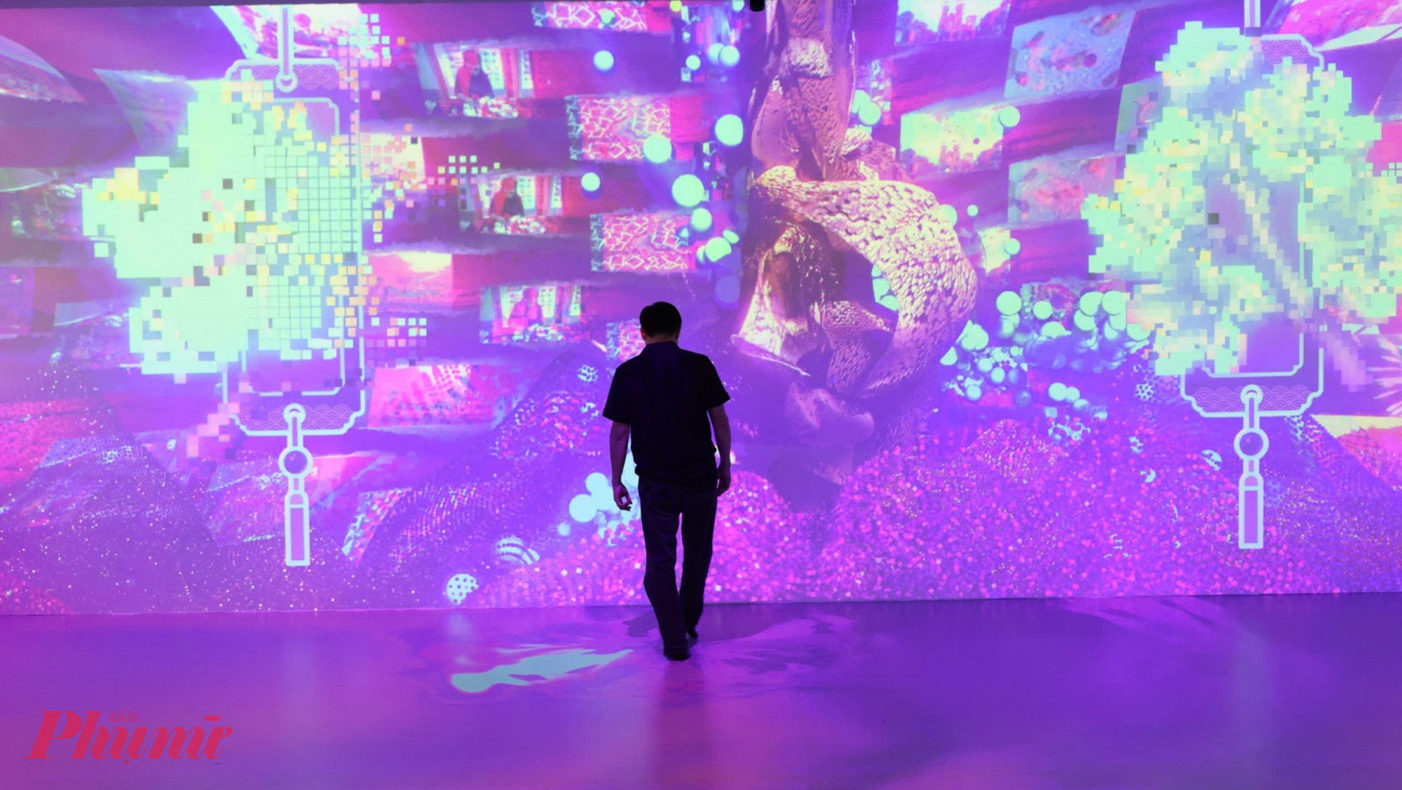 mắt không gian học tập đắm chìm (Immersive Room) của Đại học Kinh tế TPHCM vừa ra mắt - Ảnh: Nguyễn Loan