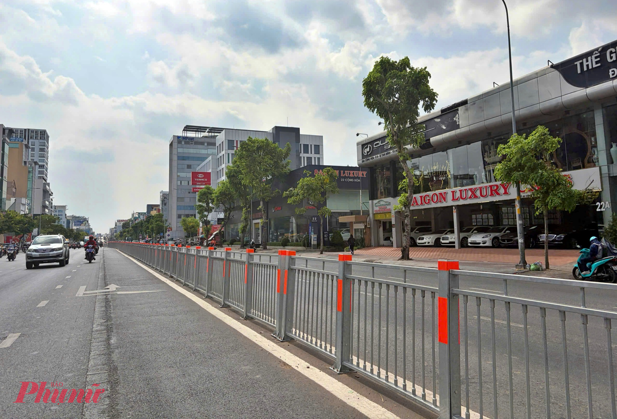 Theo dữ liệu từ Sở Xây dựng TPHCM, tuyến đường này ghi nhận lưu lượng hơn 500.000 lượt phương tiện mỗi ngày đêm, thuộc nhóm cao nhất thành phố. Đặc biệt vào giờ cao điểm, áp lực giao thông thường xuyên vượt quá 150% năng lực thông hành. 