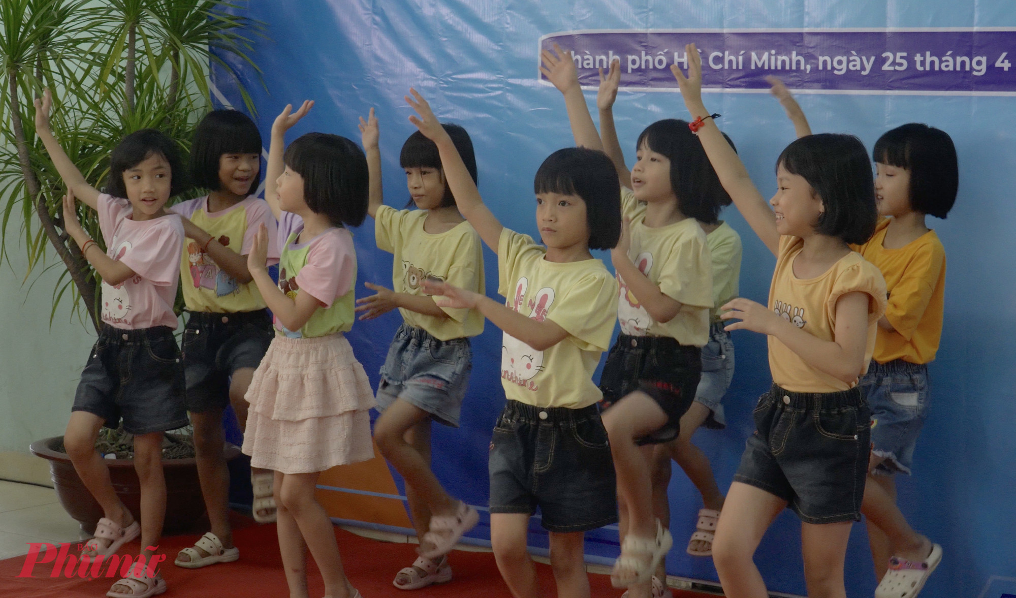 Sáng 25/4, tại Trung tâm Nuôi dưỡng Bảo trợ Trẻ em Tam Bình, chương trình “Kết nối yêu thương” năm 2026 đã diễn ra trong không khí ấm áp, rộn ràng và đầy sẻ chia sẻ. 