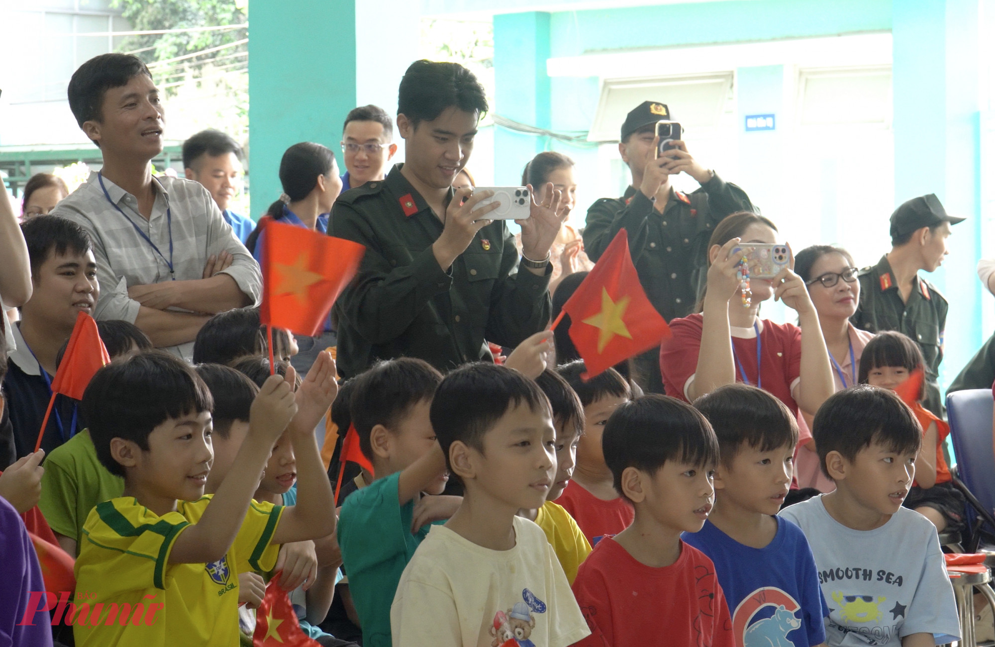 Không đơn thuần là một hoạt động thiện nguyện, chương trình còn là nhịp cầu kết nối yêu thương, mang đến niềm vui, sự động viên và tiếp thêm động lực cho gần 300 trẻ em mồ côi, trẻ có hoàn cảnh đặc biệt khó khăn, trẻ khuyết tật đang được nuôi dưỡng tại trung tâm.