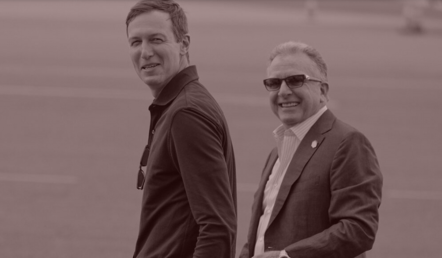 Witkoff và Kushner đã hoàn thiện các chi tiết, dẫn đến một kế hoạch có lợi cho Nga đến mức tin đồn lan truyền ngay lập tức cho rằng nó chỉ đơn giản là được dịch từ tiếng Nga. Ảnh: Chip Somodevilla/Getty Images