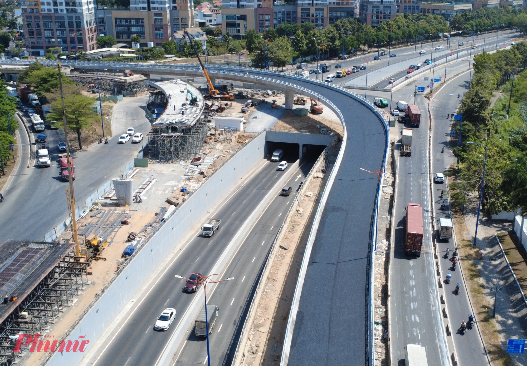 Cầu vượt N3 có chiều dài 400m