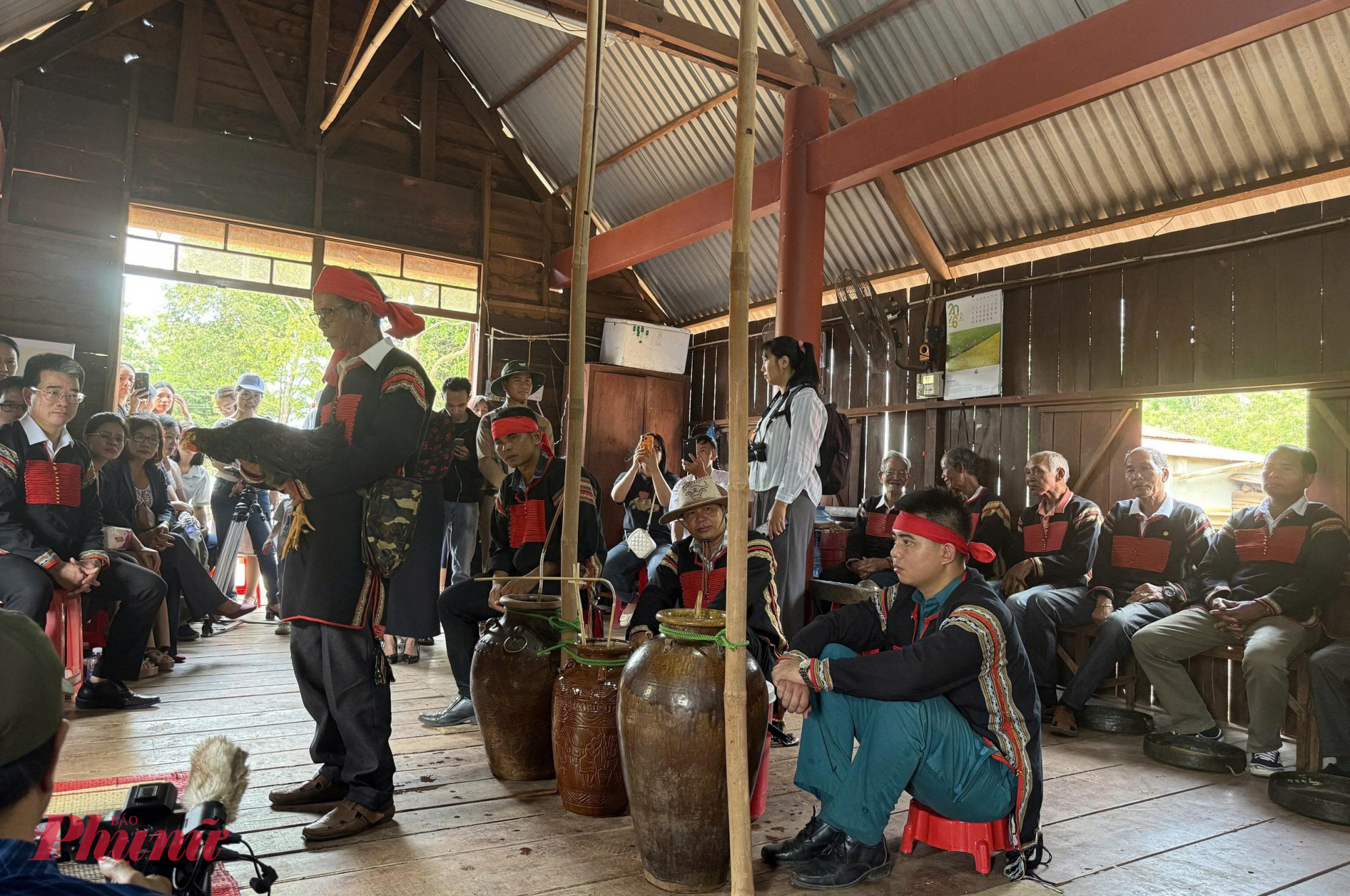 Nghi thức cầu sức khỏe cho già làng
