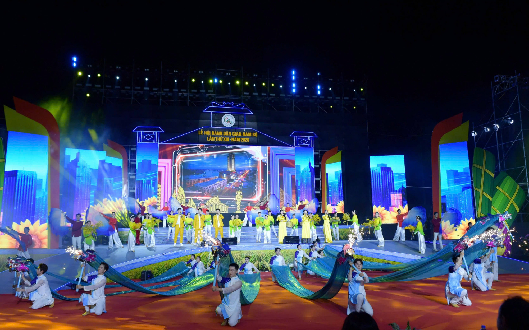 TP Cần Thơ khai mạc lễ hội bánh dân gian Nam bộ... Ảnh: CTV