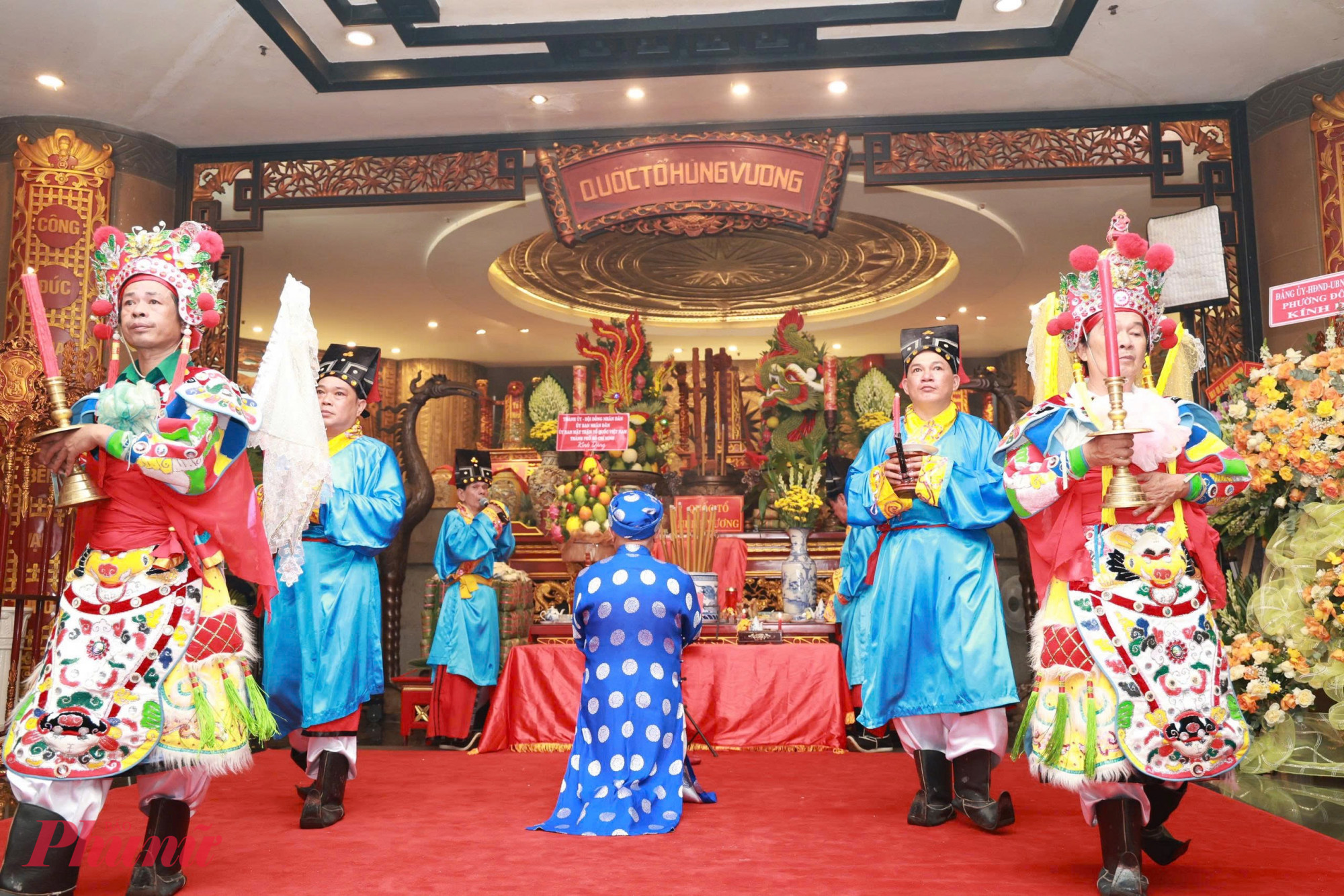 Lễ tế cổ truyền được thực hiện trang nghiêm, góp phần gìn giữ giá trị văn hóa dân tộc - Ảnh: Thanh Tâm