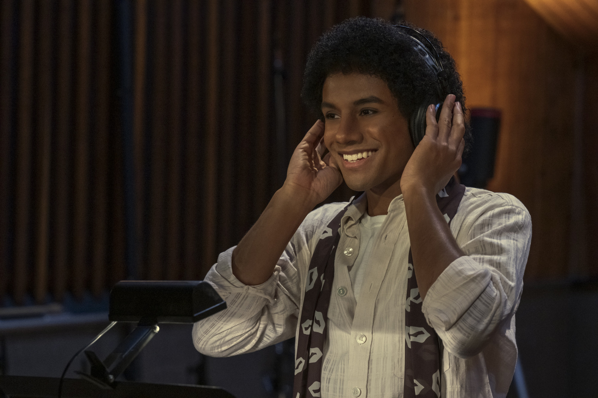 Jaafar Jackson hóa thân thành Michael Jackson trong phim 