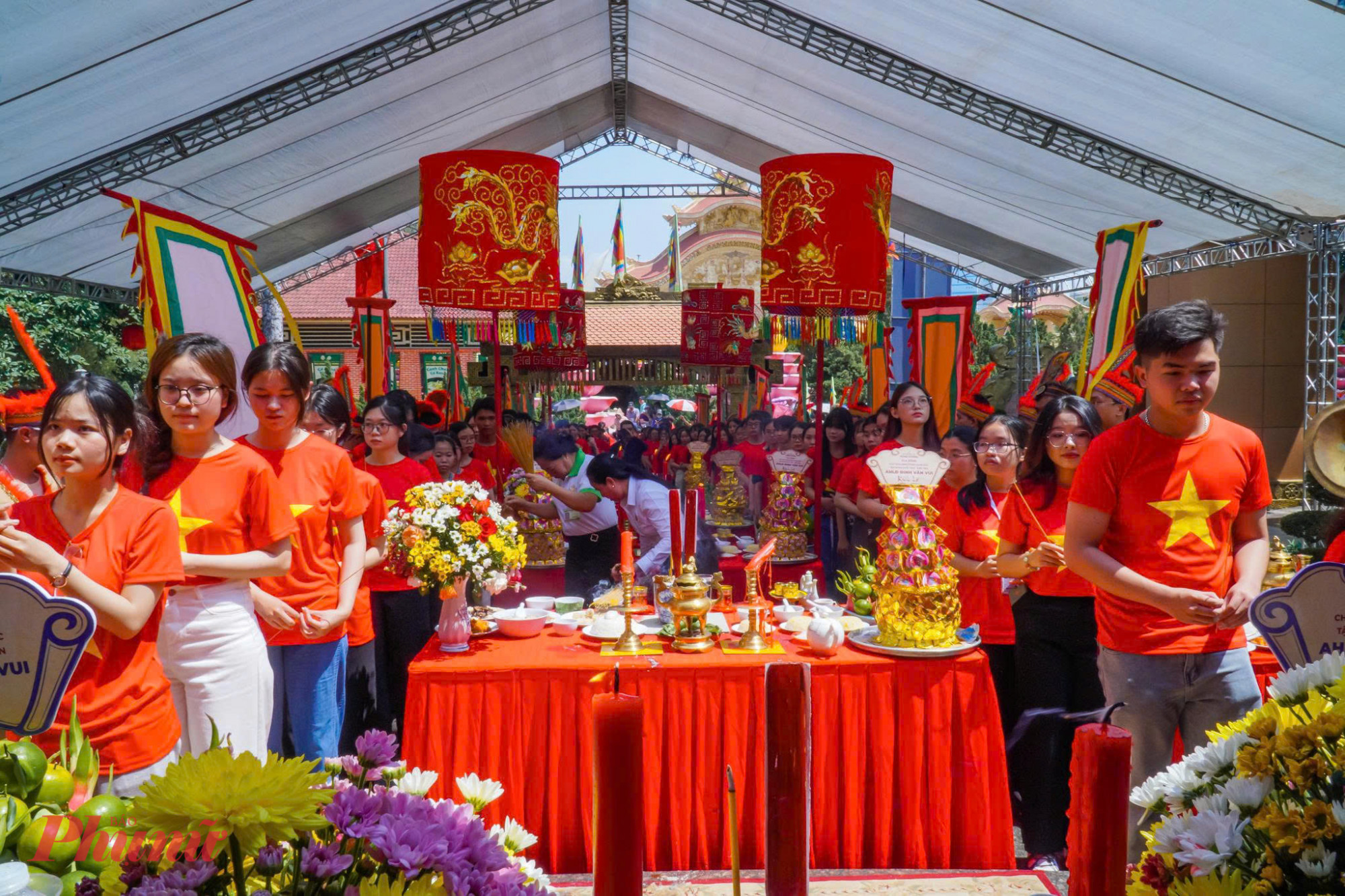 Khu du lịch tổ chức Lễ giỗ tổ Hùng Vương ngay tại Đền Hùng trong khuôn viên trong không khí trang trọng.