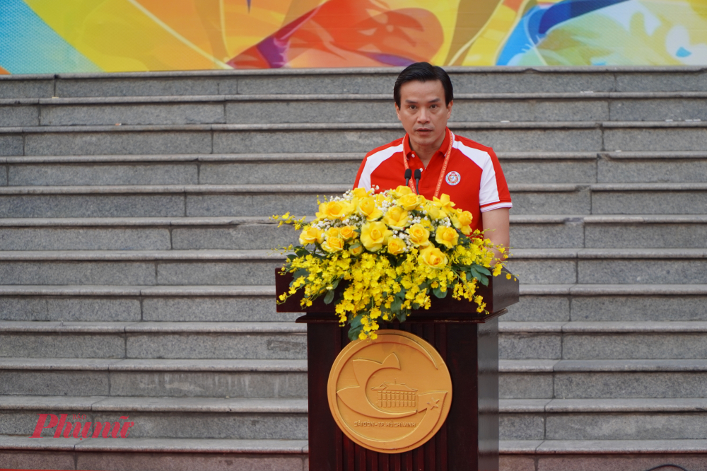 Ông Nguyễn Nam Nhân phát biểu khai mạc, nhấn mạnh ý nghĩa của giải đấu trong việc lan tỏa tinh thần rèn luyện thể chất và kết nối các lực lượng trong toàn thành phố.