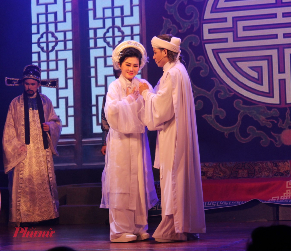 Lần đầu nên duyên với đàn em Hoàng Hải