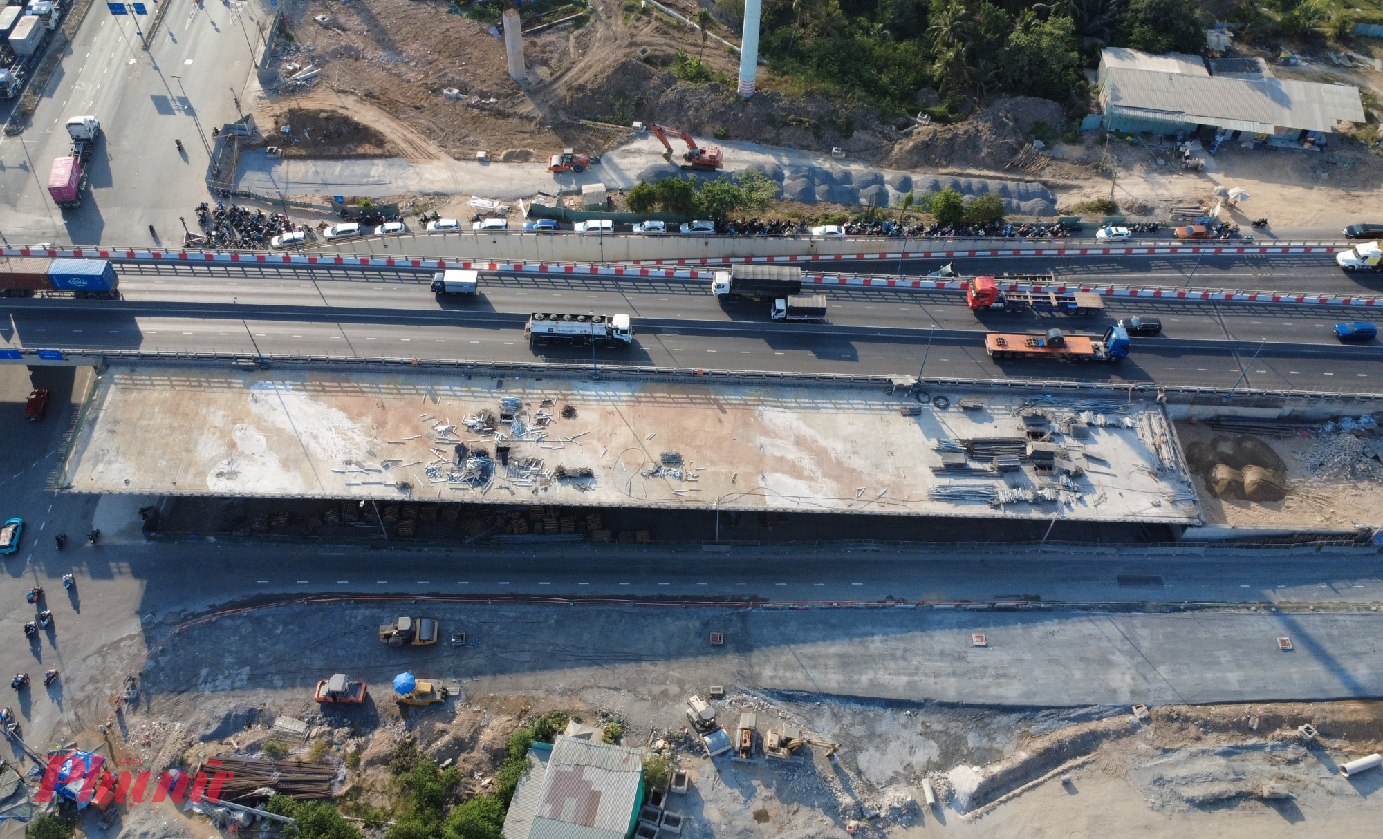 Theo kế hoạch, UBND phường Cát Lái sẽ hoàn tất bàn giao 100% mặt bằng trong tháng 4/2026. Đây được xem là điều kiện then chốt để các nhà thầu tăng tốc, thi công đồng loạt các hạng mục còn lại.