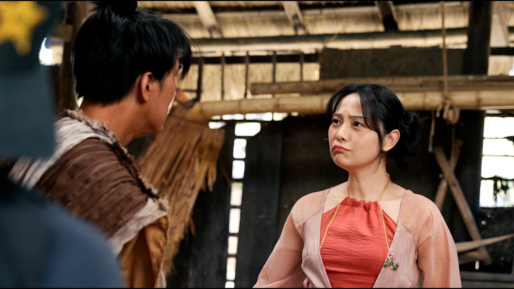 Ban đầu Thanh Thúy nhắm cho mình vai Cua của Tam Triều Dâng đóng (phải) 