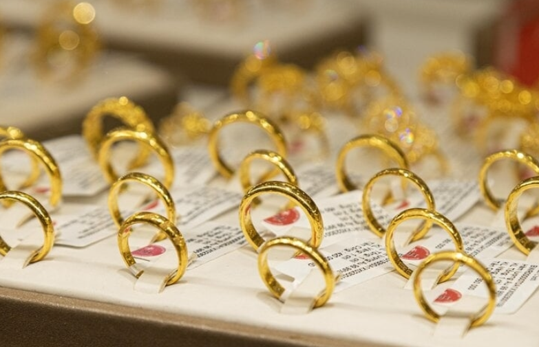 Trước đây, khi giá vàng còn rẻ trong khoảng từ 4-6 triệu, mỗi tháng tôi mua (Ảnh minh họa)