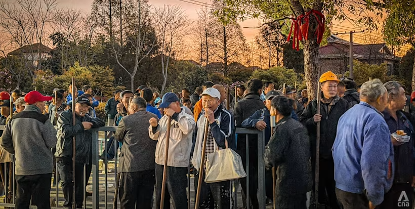 Những người lao đol65ng lớn tuổi tùm việc