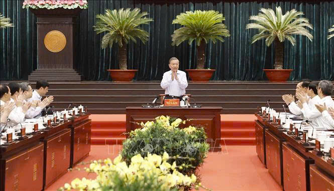 Tổng Bí thư, Chủ tịch nước Tô Lâm làm việc với Ban Thường vụ Thành ủy TPHCM - Ảnh: Trang Nguyễn