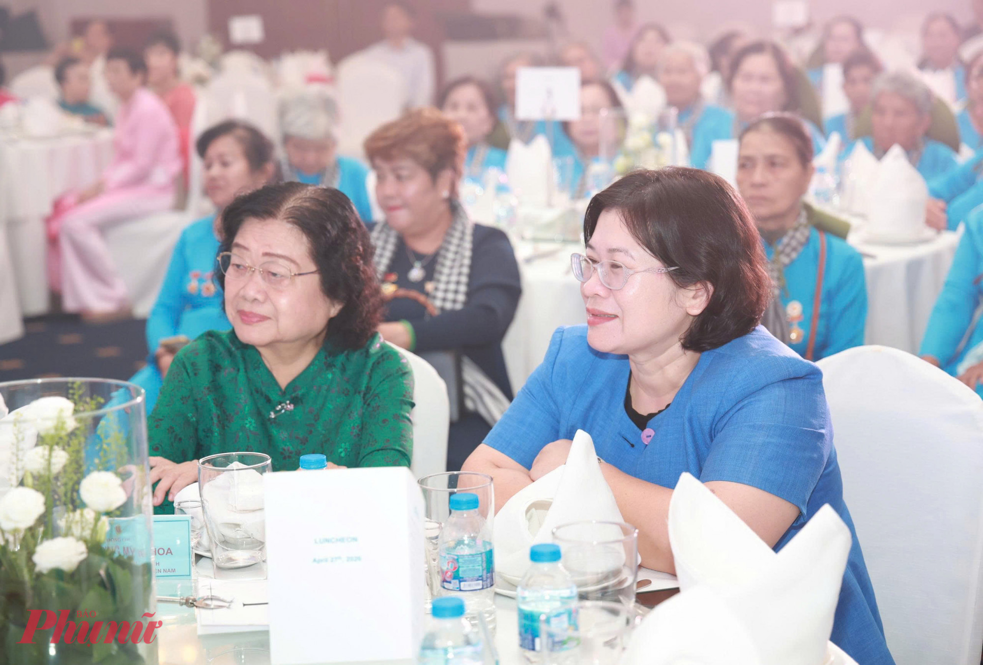 Bà Trương Mỹ Hoa - nguyên Bí thư Trung ương Đảng, nguyên Phó Chủ tịch nước và bà Văn Thị Bạch Tuyết - Phó bí thư Thành ủy TPHCM tại buổi gặp mặt - Ảnh: Thanh Tâm