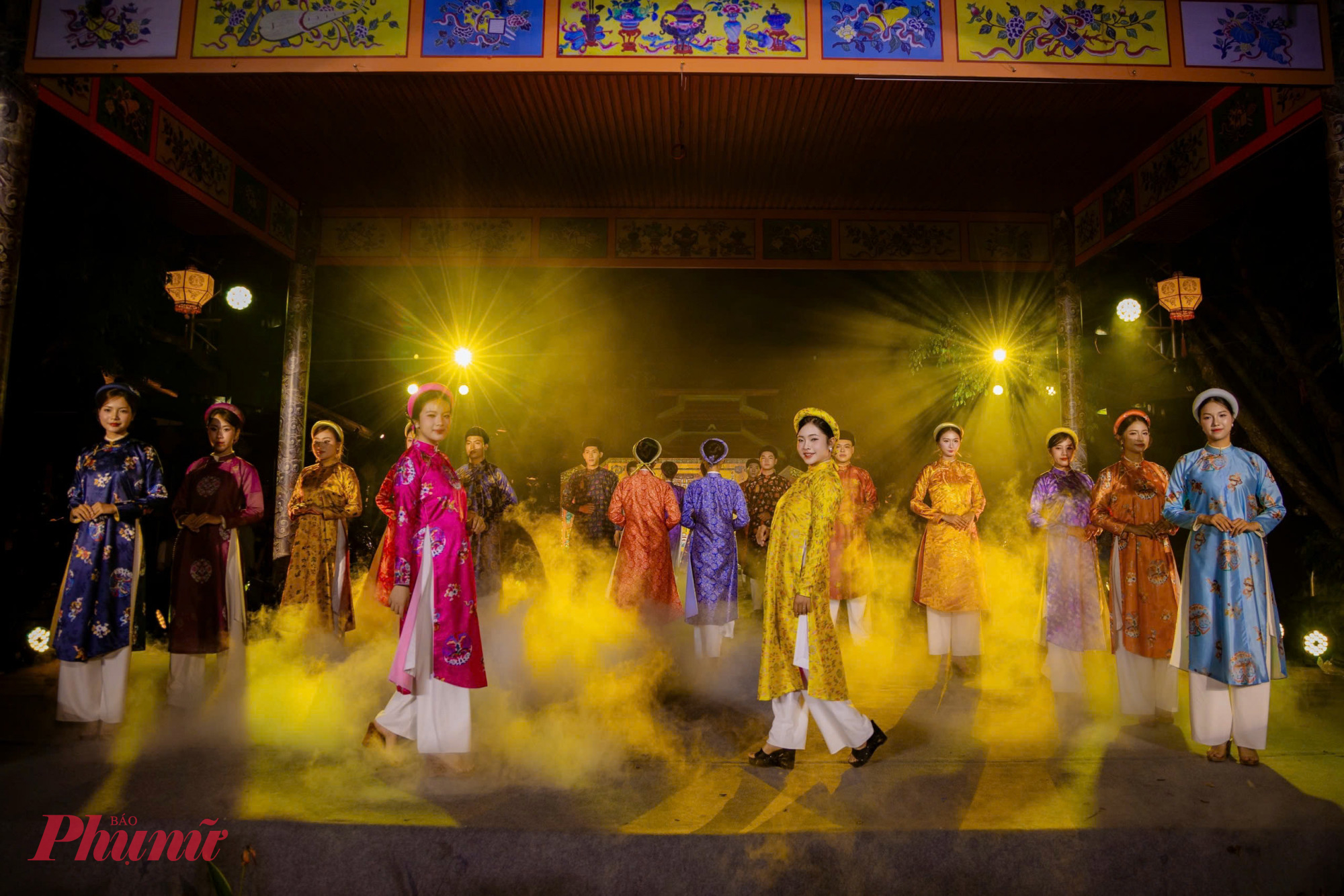 Chương trình “Hoàng cung huyền ảo” thu hút đông đảo du khách đến tham quan, trải nghiệm hoàng thành Huế về đêm