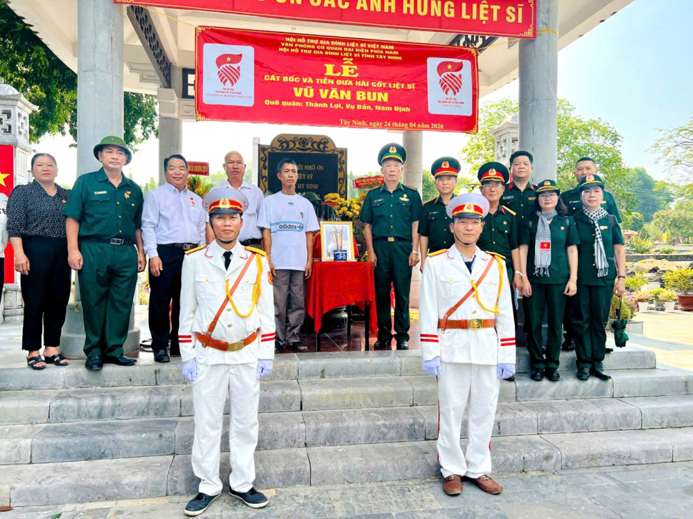 Ngày 24/4 vừa qua, Văn phòng Cơ quan đại diện phía Nam,  Hội Hỗ trợ gia đình liệt sĩ Việt Nam đã cất bốc hài cốt liệt sĩ Vũ Văn Bun để đưa về quê hương