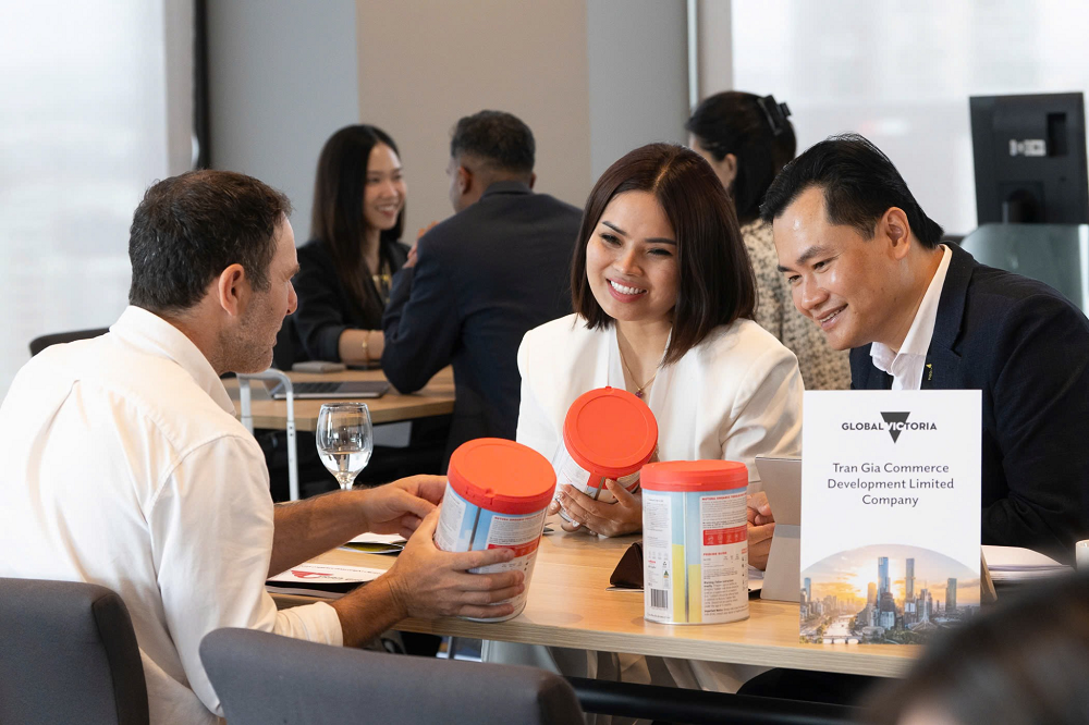 CEO Phạm Thị Khuyên và phái đoàn Công ty Trần Gia làm việc tại Global Victoria - Ảnh: Global Victoria