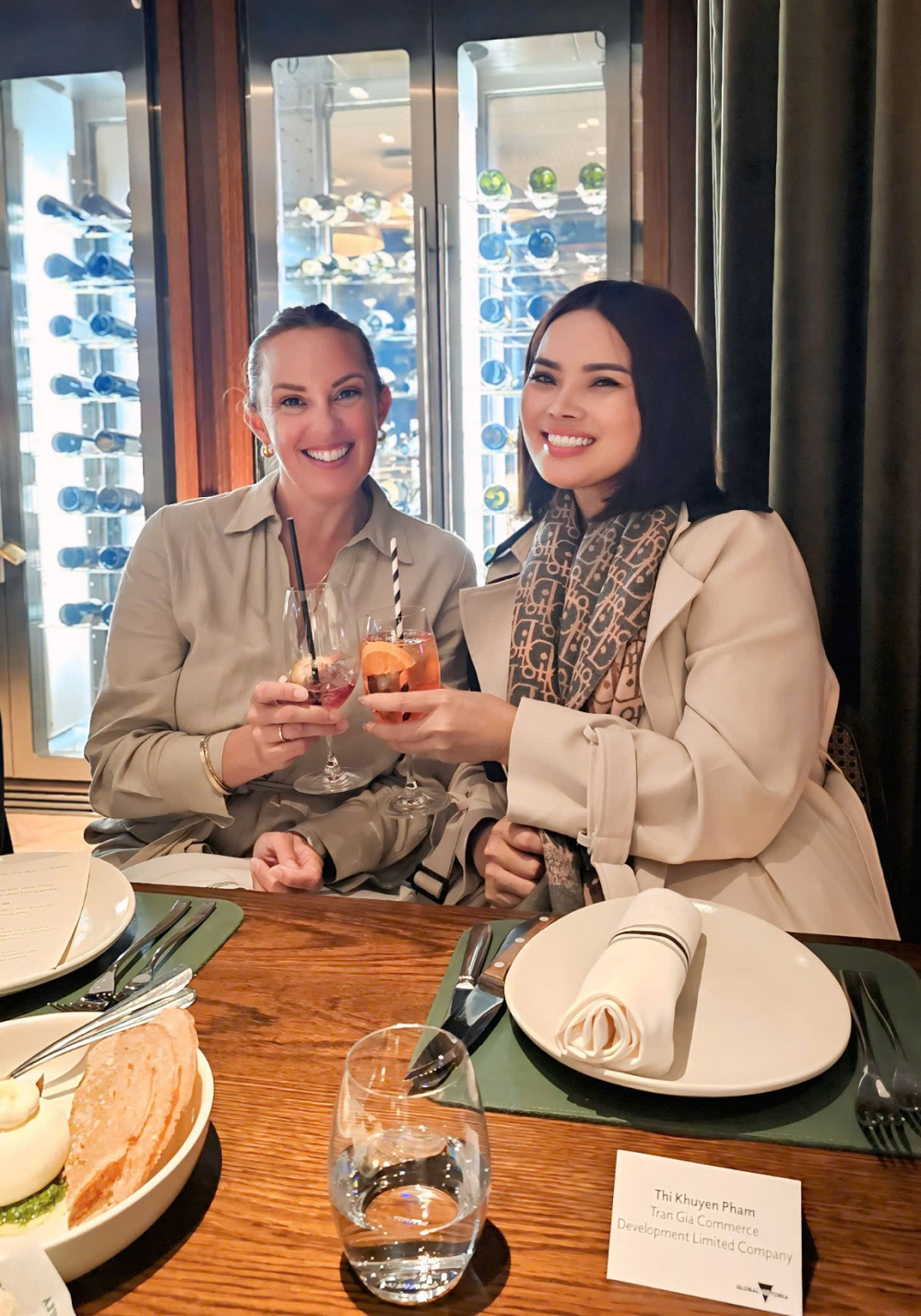 CEO Trần Gia tại tiệc chào mừng tổ chức tại Văn phòng Chính phủ bang Victoria (Úc) - Ảnh: Trần Gia