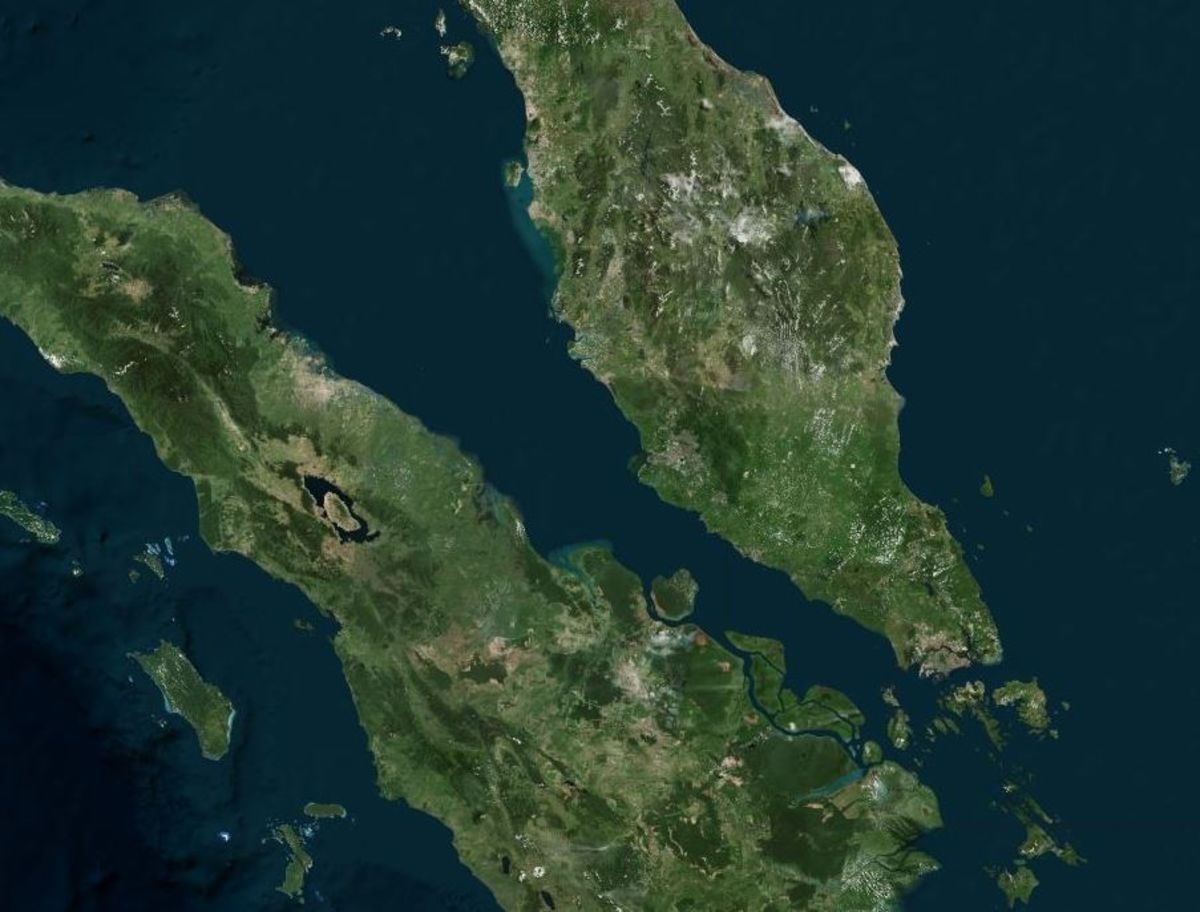 Phần lớn dầu khí từ Trung Đông đến Trung Quốc, Đông và Đông Nam Á, cùng hơn 40% thương mại toàn cầu đều đi qua eo biển Malacca - Ảnh: Bloomberg