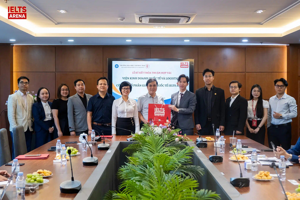 IELTS Arena ký kết hợp tác chiến lược cùng Viện Kinh doanh quốc tế & Logistics - Đại học Thương mại - Ảnh: IELTS Arena