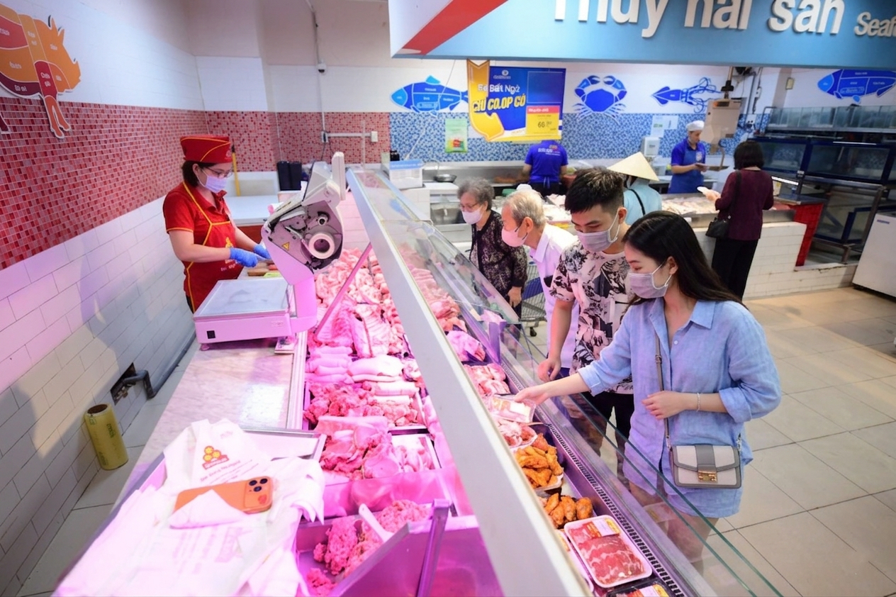 Thực phẩm tươi sống luôn được Co.opmart bổ sung liên tục trong mùa cao điểm