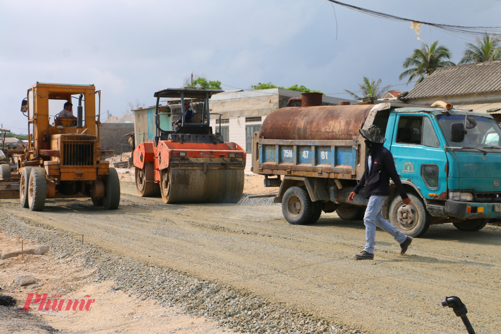 Đặc biệt là ở nút giao Đoạn từ sau mố M2 đến nút giao đường Hồ Văn Đỗ qua phường Thuận An