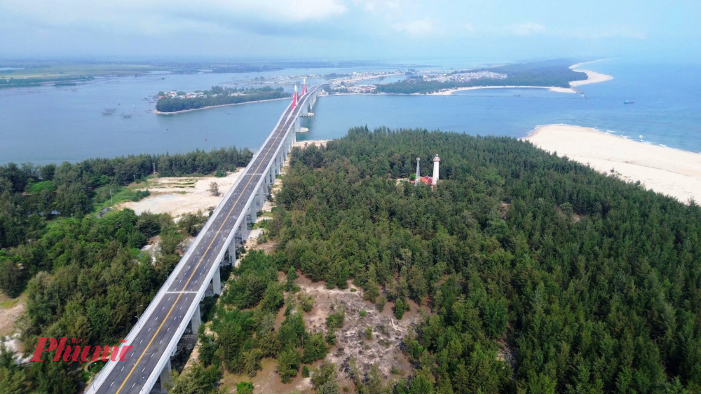 Người dân kỳ vọng, Dự án tuyến đường bộ ven biển và cầu Thuận An sẽ kịp thông xe kỹ thuật đúng dịp 30/4 theo đúng kế hoạch lãnh đạo TP Huế đưa ra.