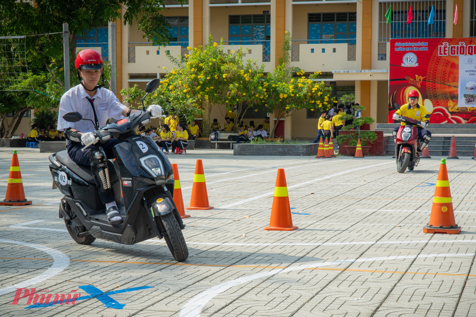  Đối với hình thức thi chạy sa hình, các em sẽ phải đạt tổng số điểm không dưới 80/100 sẽ đạt. 