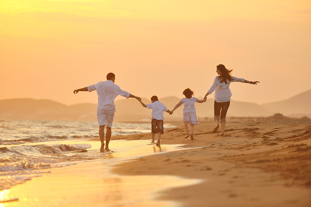 Tôi thích đi du lịch để con cái có nhiều kỷ niệm với cha mẹ  - Ảnh minh họa: Shutterstock