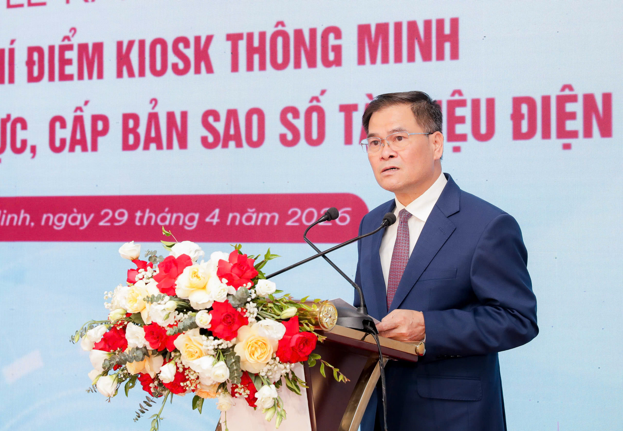 Bùi Văn Khắng - Phó bí thư Tỉnh ủy, Chủ tịch UBND tỉnh Quảng Ninh phát biểu chỉ đạo tại buổi lễ - Ảnh: Agribank