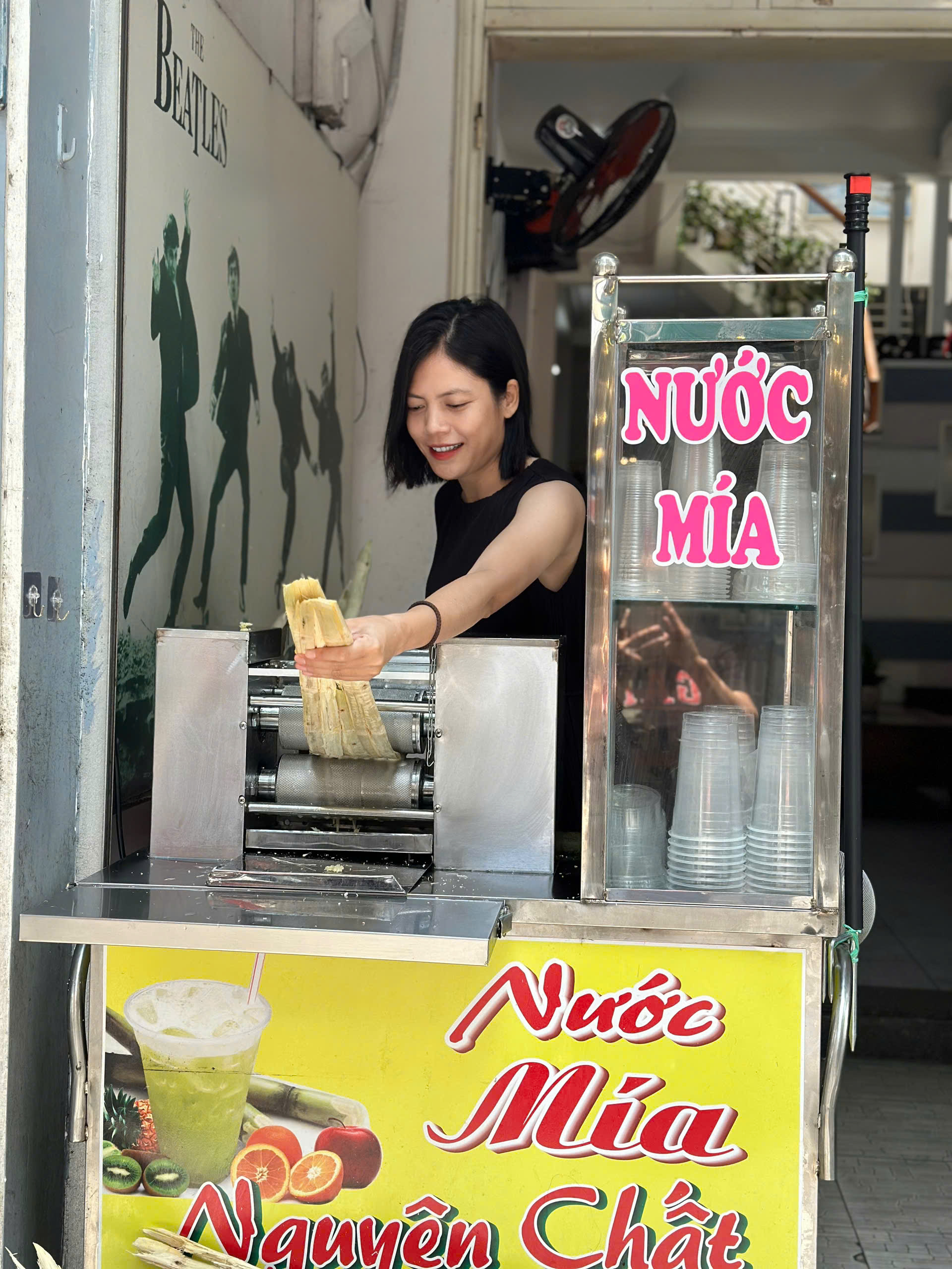 Tận dụng lợi thế nhà ở phố cổ, tôi đầu tư một xe nước mía để tăng thu nhập vào mùa hè 