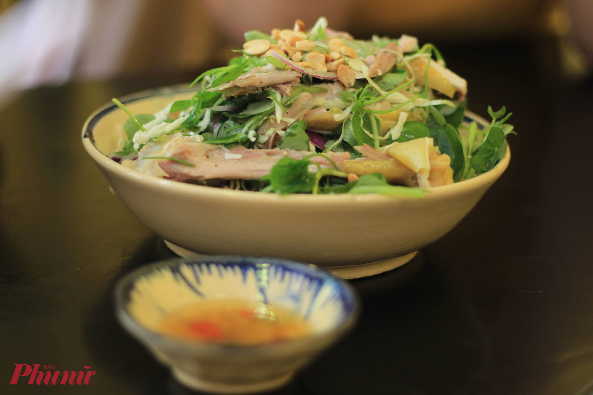 Nếu chợ Hồ Thị Kỷ nổi tiếng với thiên đường ăn vặt, thì 