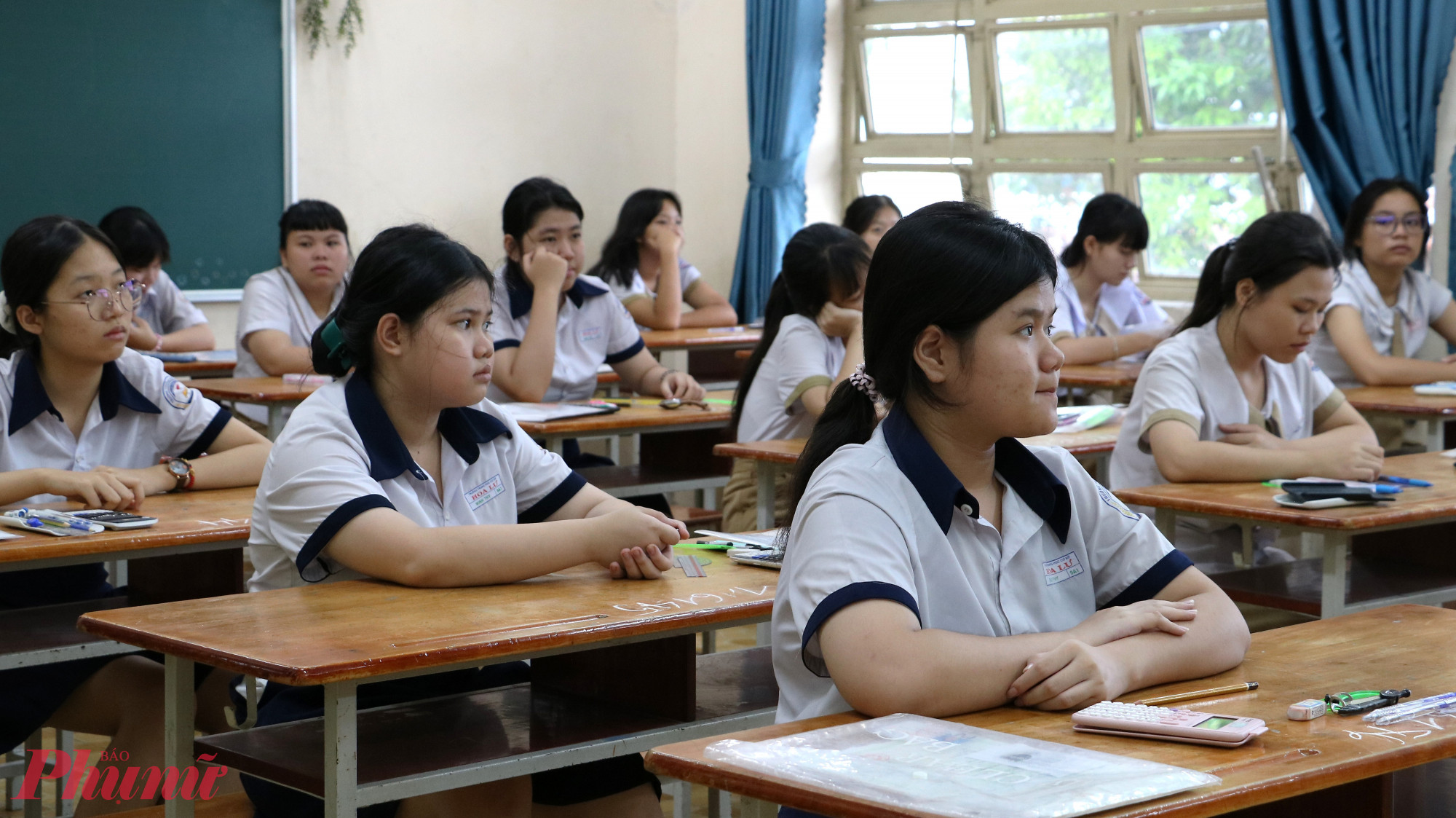 Thí sinh tham gia kỳ thi tuyển sinh lớp Mười năm 2025 tại TPHCM - Ảnh: Trang Thư