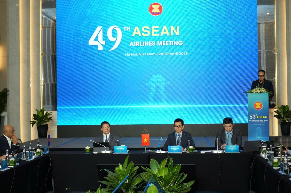 Trên cương vị Chủ tịch AAM, Vietnam Airlines điều hành phiên thảo luận liên quan tới các vấn đề về pháp lý và tác động của môi trường địa chính trị - Ảnh: VNA