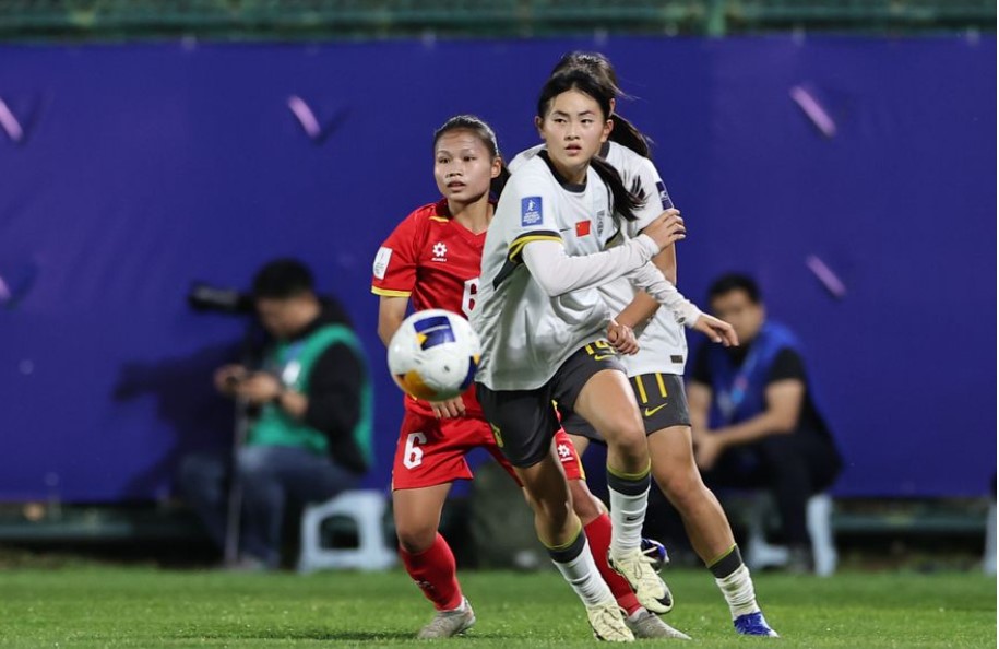 Các cầu thủ Việt Nam thua toàn diện trước Trung Quốc - Ảnh: AFC