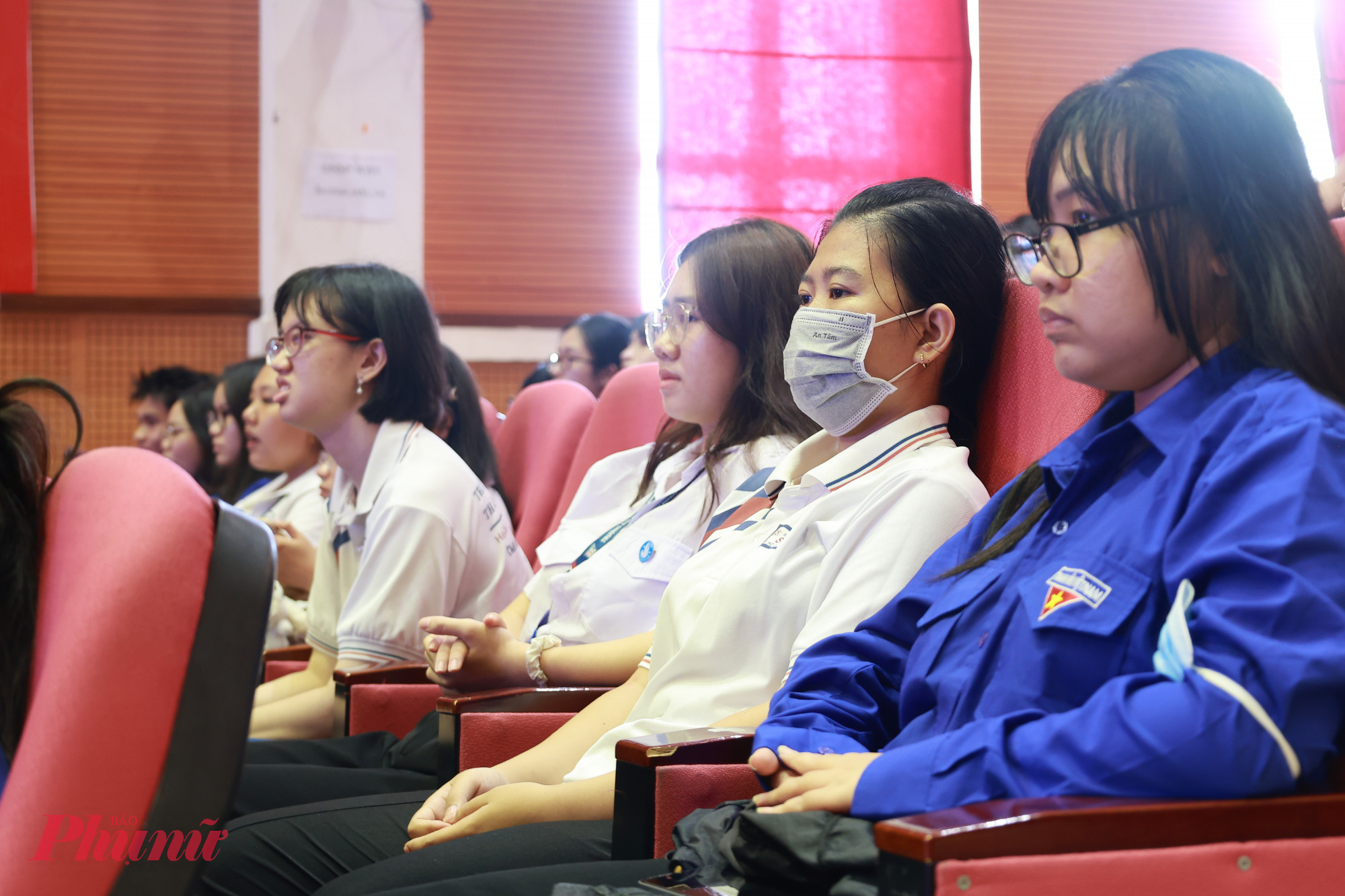 Chương trình thu hút đông đảo học sinh, sinh viên và bạn đọc yêu văn chương 