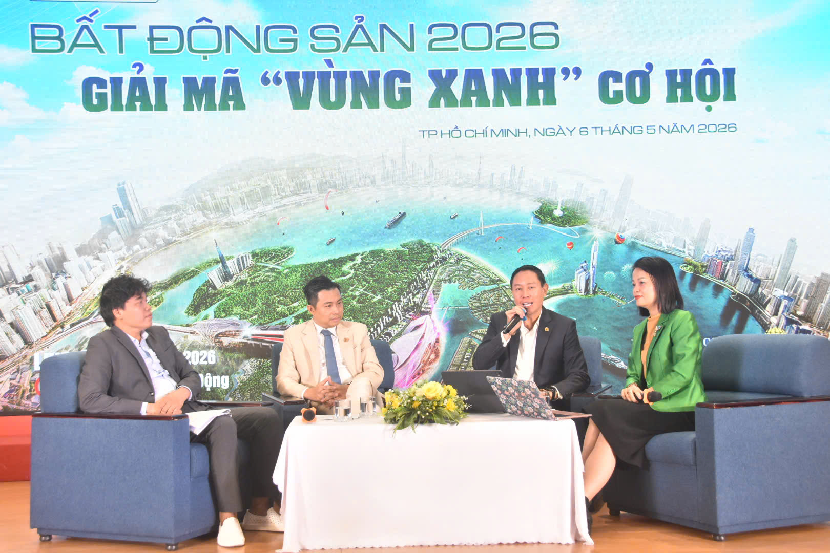 Các chuyên gia chia sẻ tại Talkshow 