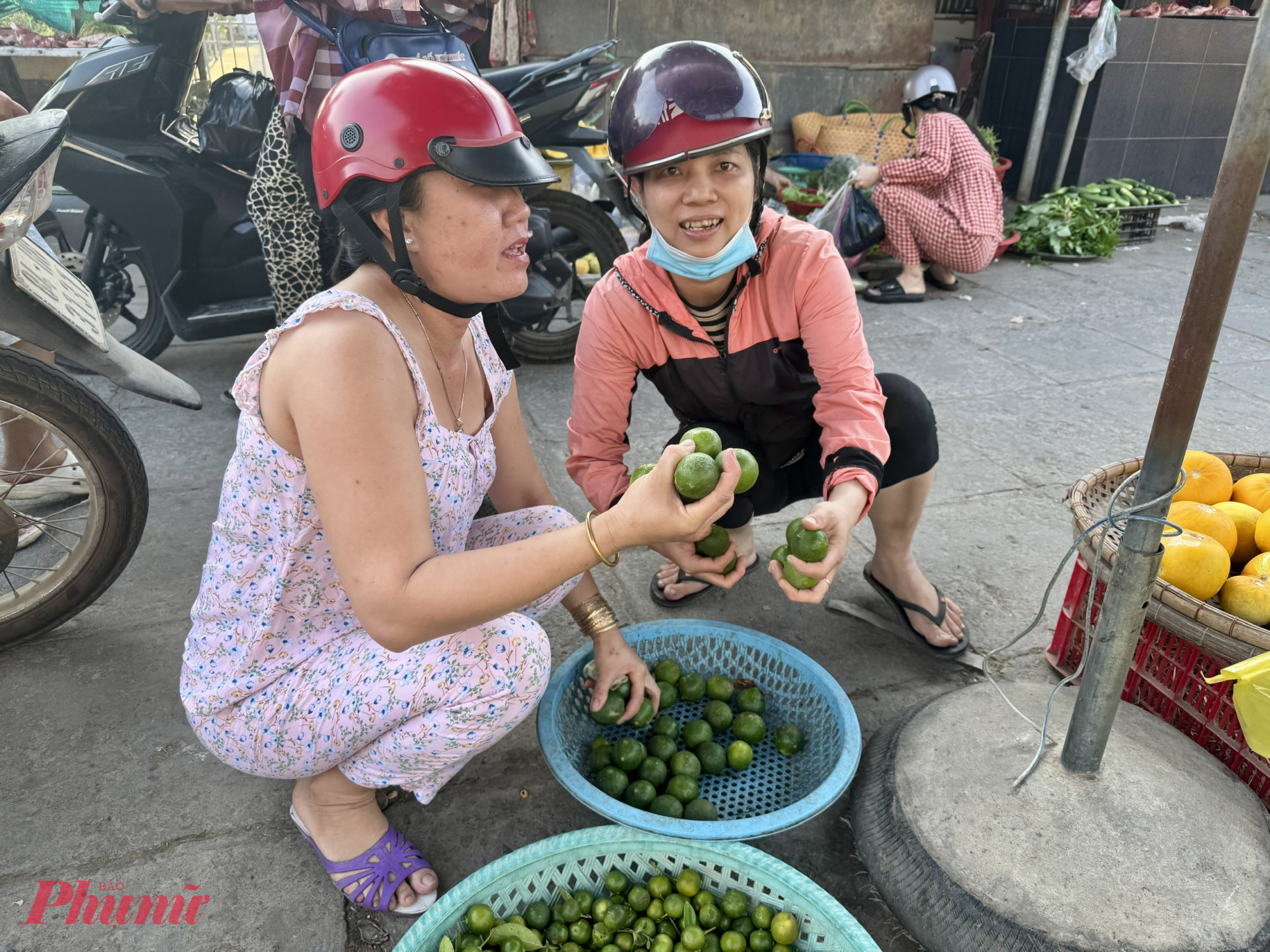 Tại chợ, chanh đã có giá 60.000 đồng/kg nhưng chất lượng trái không ngon - Ảnh: Thanh Hoa