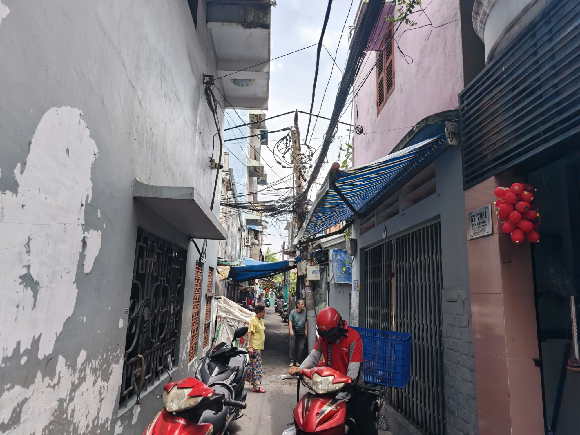 Con hẻm nơi dẫn vào hiện trường. Ảnh: Minh Mẫn