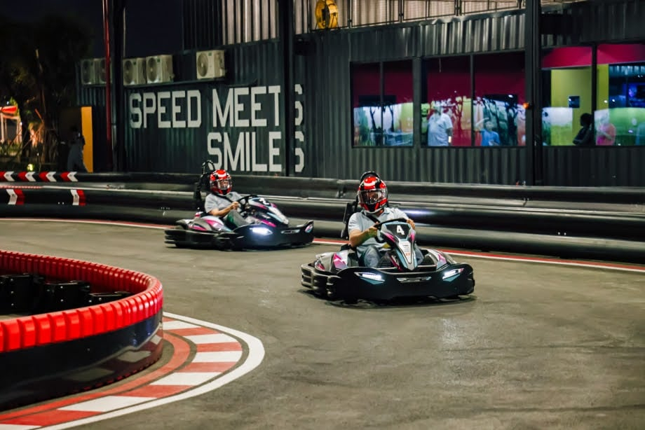 Trải nghiệm tốc độ cao với hoạt động đua xe kart - Ảnh: @Global City