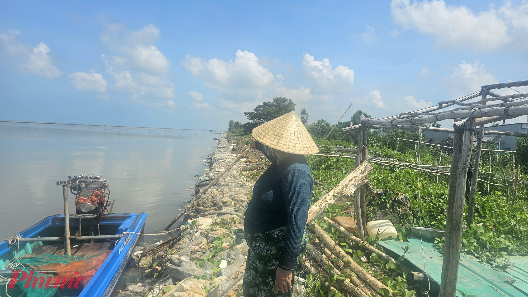 Xã Vân Khánh, tỉnh An Giang bị ảnh hưởng nghiêm trọng do sạt lở đê chắn sóng - Ảnh Phú Hữu