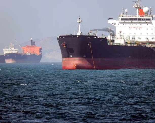 Lệnh ngừng bắn Mỹ – Iran bị thử thách sau giao tranh tại eo biển Hormuz