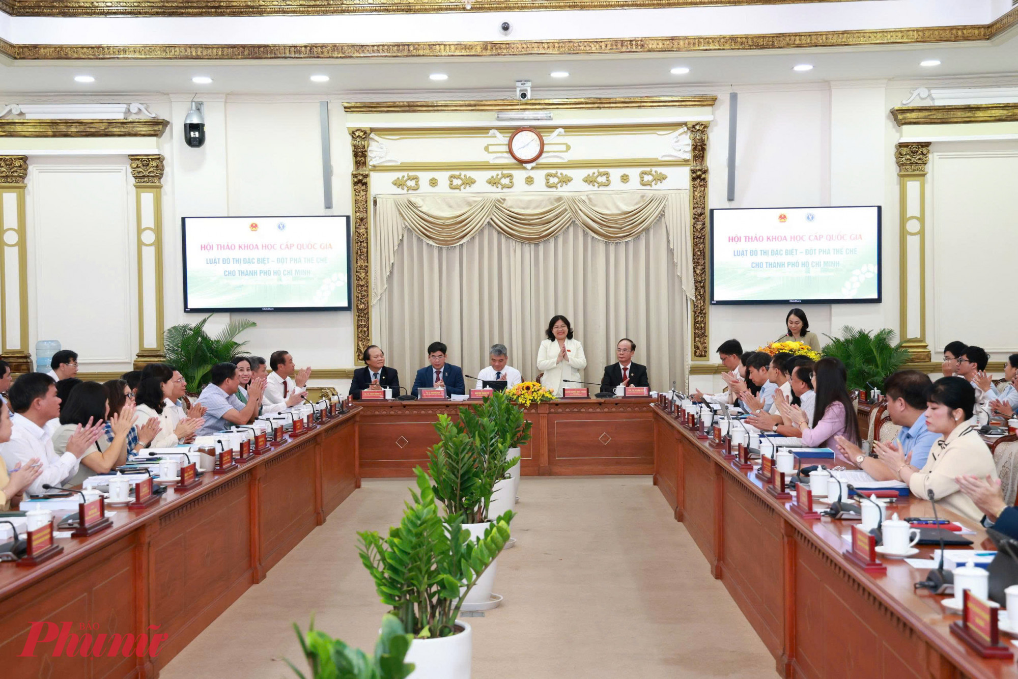 Hội thảo khoa học “Luật Đô thị đặc biệt - đột phá thể chế cho TPHCM ” thu hút đông đảo chuyên gia, nhà khoa học và đại biểu tham dự sáng 8/5 - Ảnh