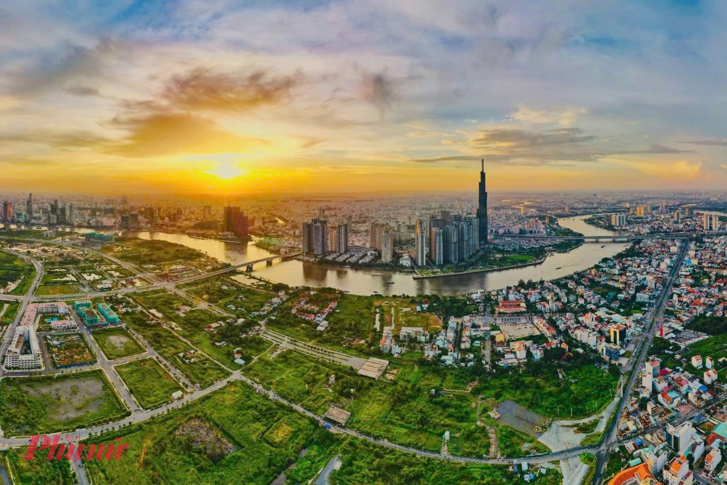 UBND TPHCM yêu cầu các sở, ngành tập trung tháo gỡ điểm nghẽn đầu tư, tăng tốc giải ngân và triển khai nhiều công trình hạ tầng chiến lược trong năm 2026 - Ảnh: Vũ Quyền