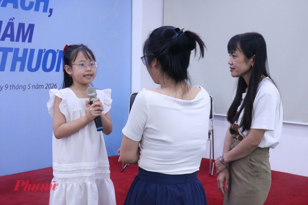 Thí sinh nhỏ tuổi Minh Châu từ Hà Nội đến TPHCM để tham gia cuộc thi