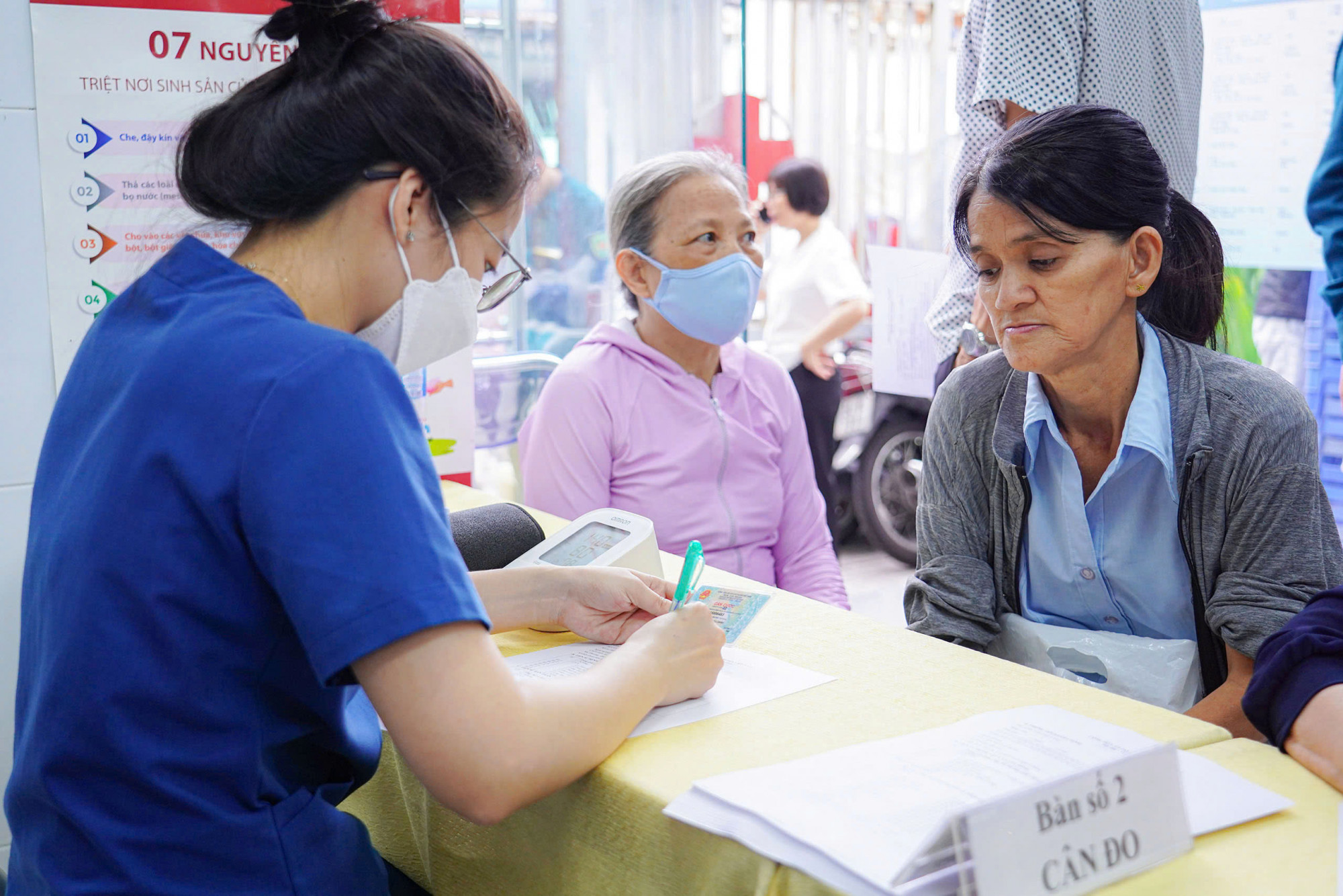 Người dân được khám sức khỏe miễn phí đợt 1