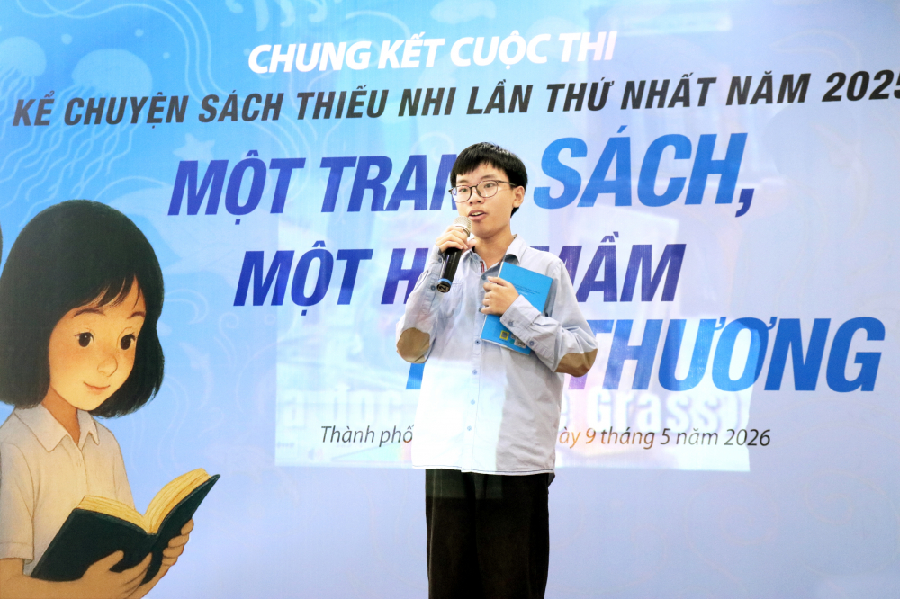Thí sinh Mai Nguyễn Quốc Bảo (An Giang) đoạt giải Khuyến khích với phần thể hiện tác phẩm Cho tôi xin một vé đi tuổi thơ của nhà văn Nguyễn Nhật Ánh