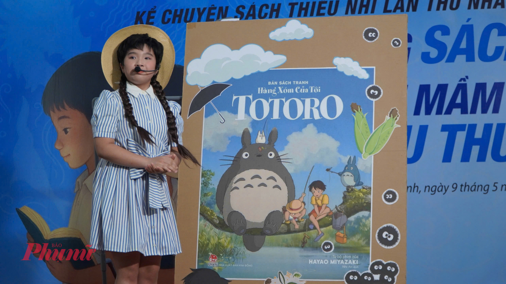 Trong buổi thi chung kết, bé Ngọc Diệp lại mang đến hình ảnh hoàn toàn khác khi thể hiện phần thi vô cùng tự tin và chuyên nghiệp trước khán giả. Từ thần thái, cách làm chủ sân khấu đến sự bình tĩnh trong từng phần trình diễn đều cho thấy sự trưởng thành rõ rệt của cô bé sau hành trình dài tập luyện. Thế nhưng, với sự cố gắng không ngừng cùng sự đồng hành, động viên từ gia đình, cô bé đã dần vượt qua áp lực để xuất hiện đầy bản lĩnh trong buổi thi quan trọng nhất.