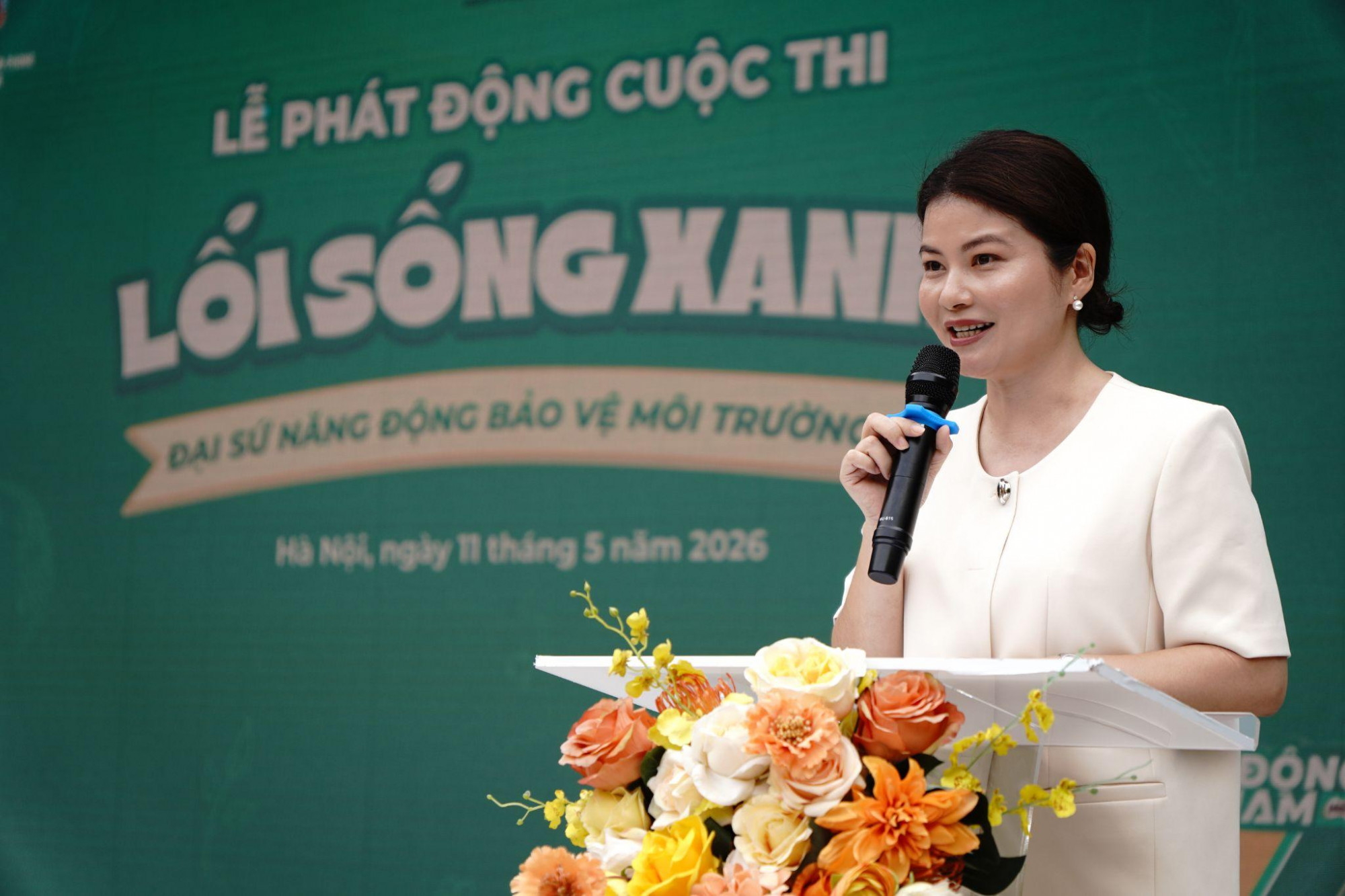 Bà Lê Thị Hoài Thương - đại diện Công ty TNHH Nestlé Việt Nam bày tỏ những giá trị và thói quen tốt được hình thành từ khi còn đi học sẽ theo các em suốt hành trình trưởng thành - Ảnh: T.M